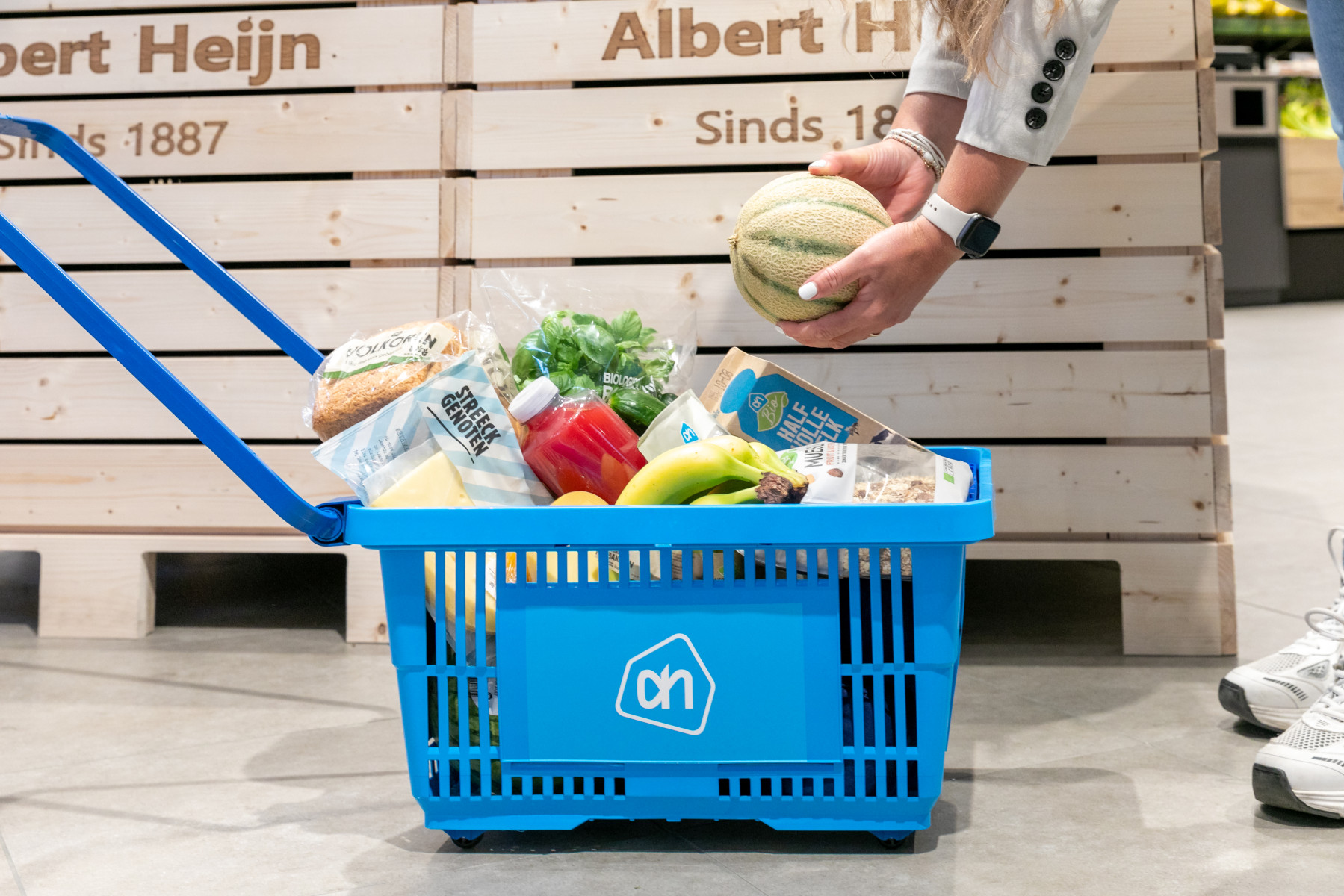 Albert Heijn opnieuw sterkste sponsormerk, PostNL daalt