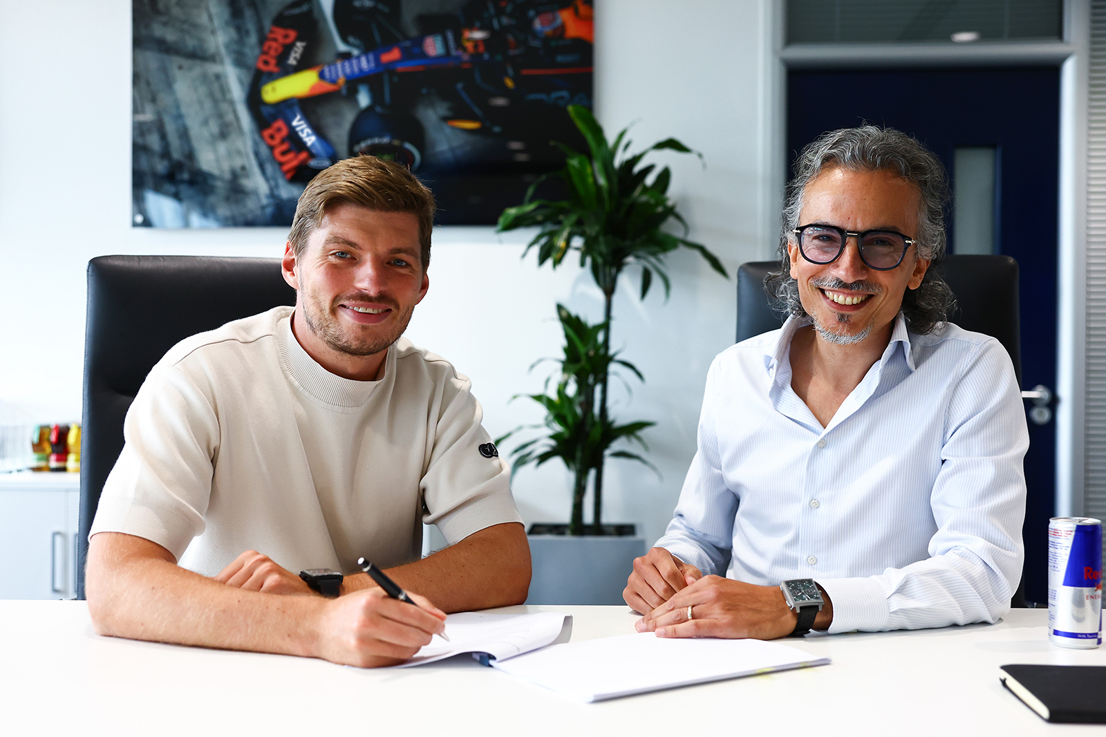 Max Verstappen verlengt contract met Oracle Red Bull Racing tot eind 2030