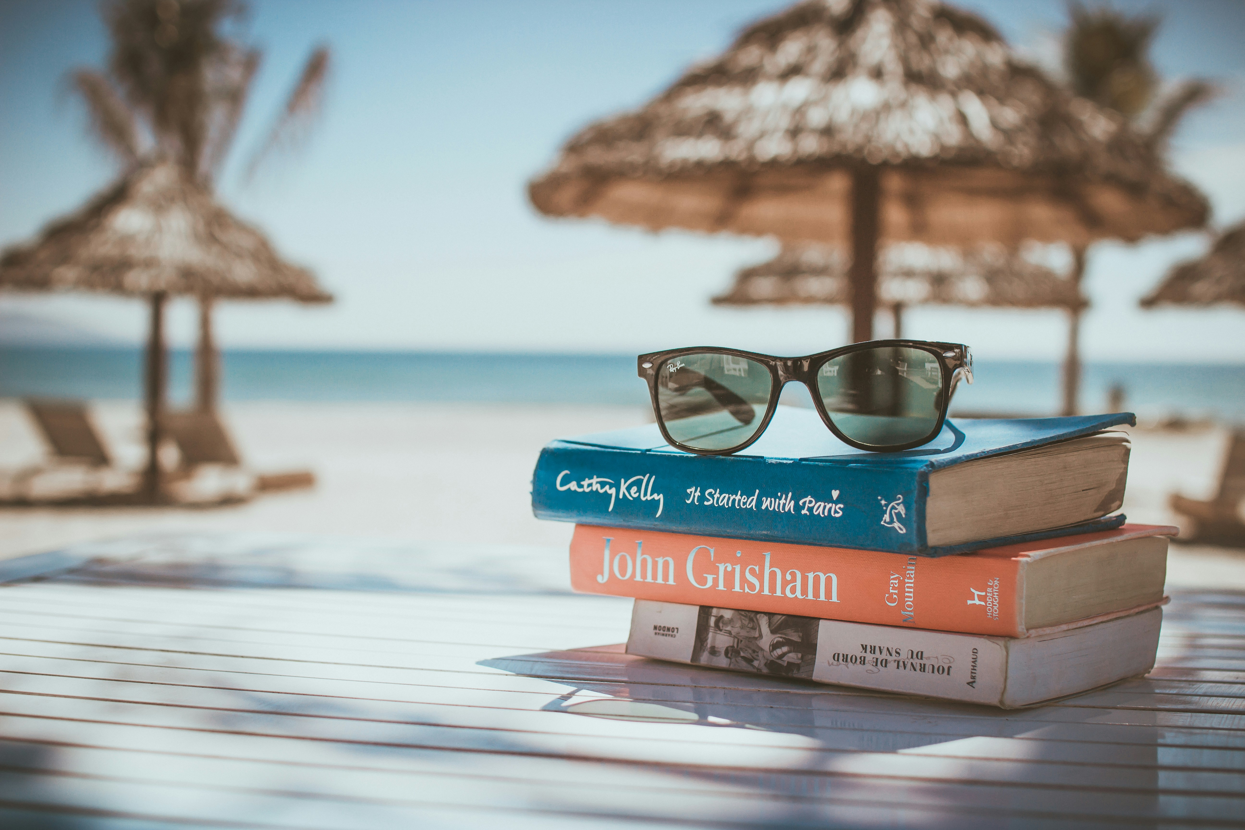 De FONK-vakantiestapel: boeken die je deze zomer niet mag overslaan