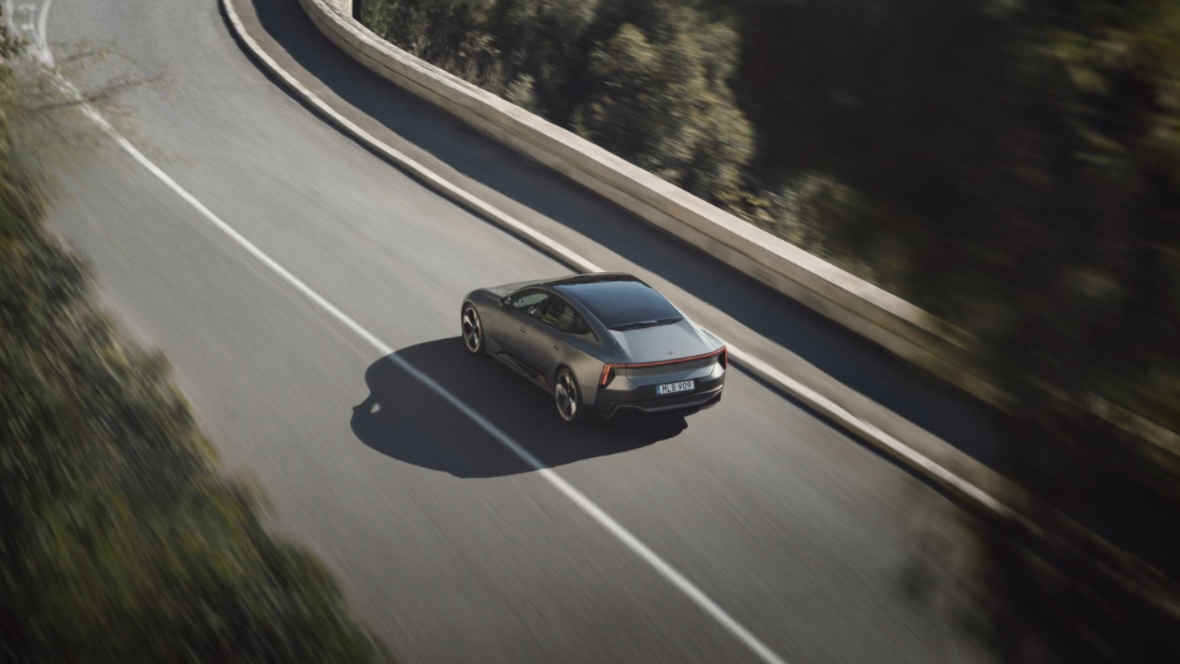 Polestar rijdt bezoekers TEFAF Maastricht rond