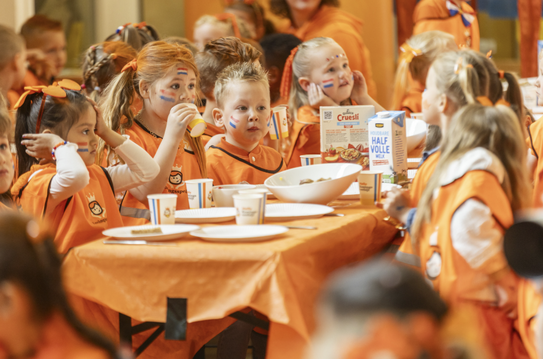 Jumbo deelt 700.000 ontbijtjes uit voor Koningsspelen