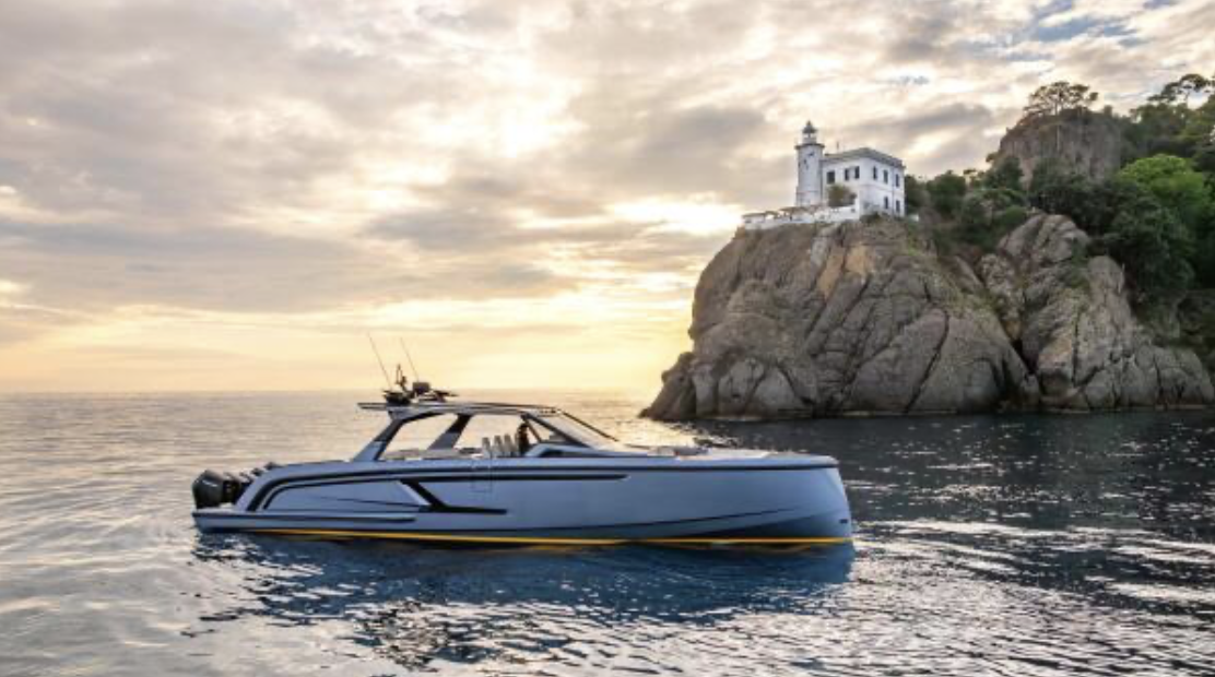 Vanquish Yachts in zee met Hafida Abahai PR 