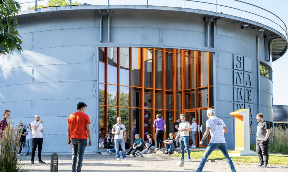 Van agency naar techbedrijf: Snakeware richt zich volledig op data- en AI-architectuur