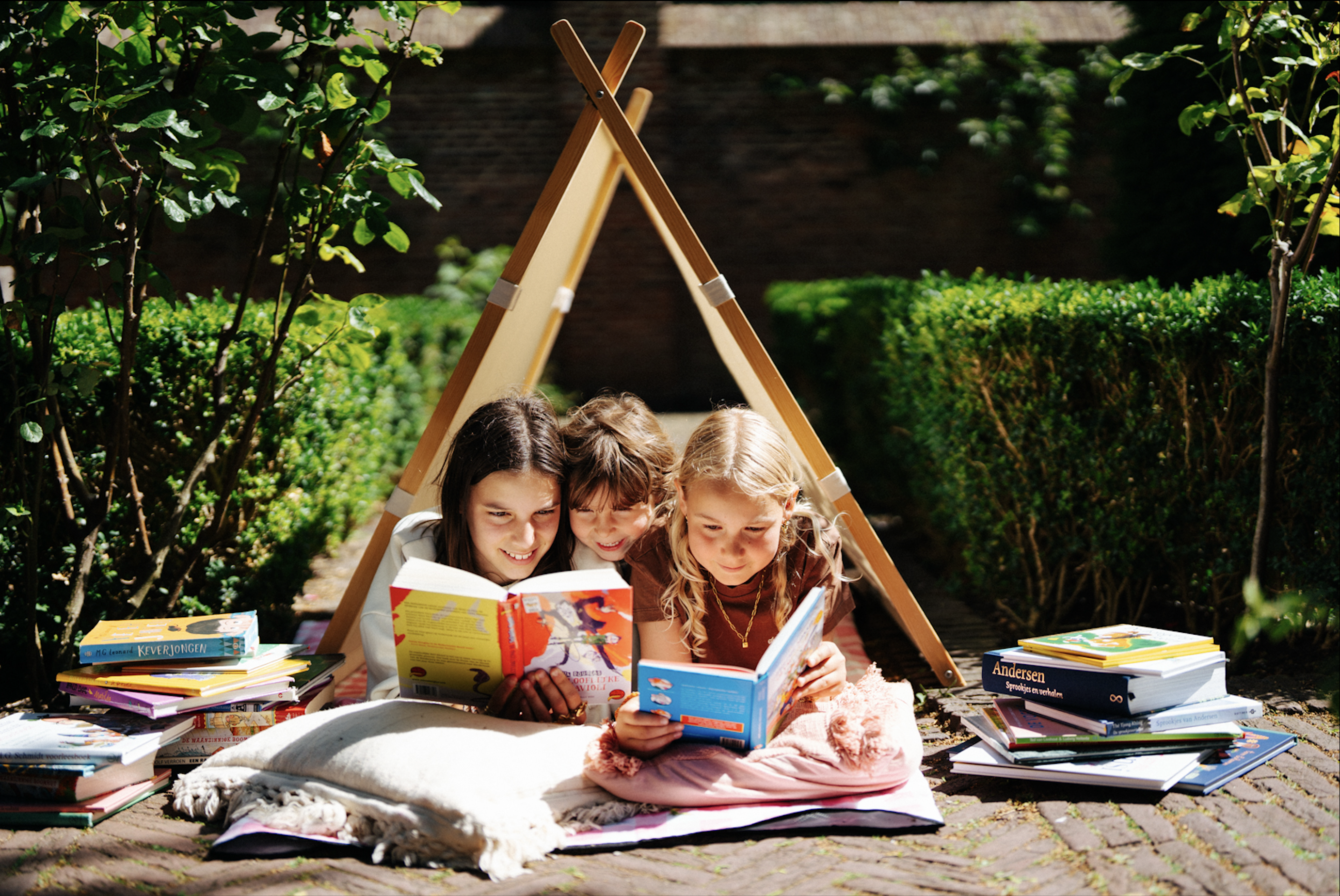 Huis van het boek opent gratis Leescamping in museumtuin