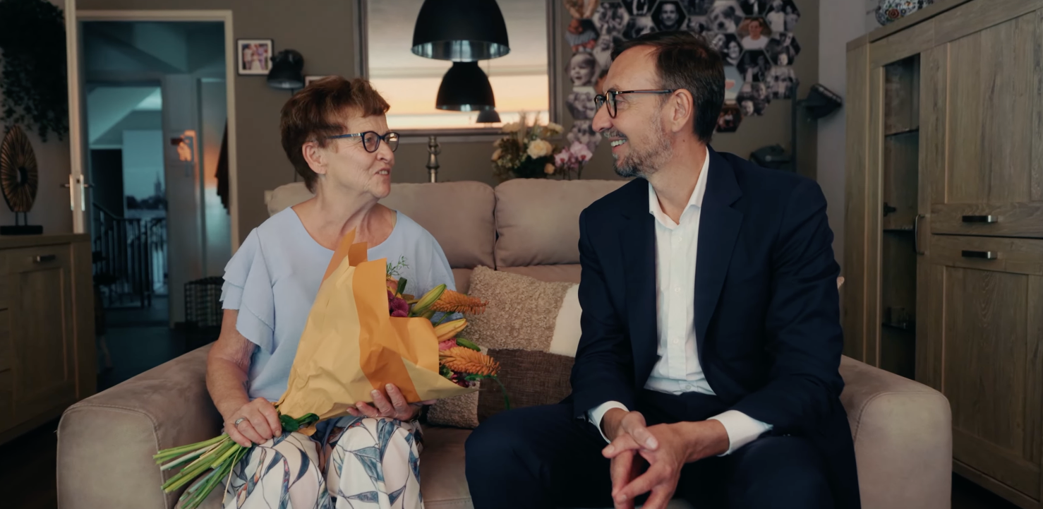 VodafoneZiggo CEO bedankt trouwe klanten met bezoek aan huis en meer extra's