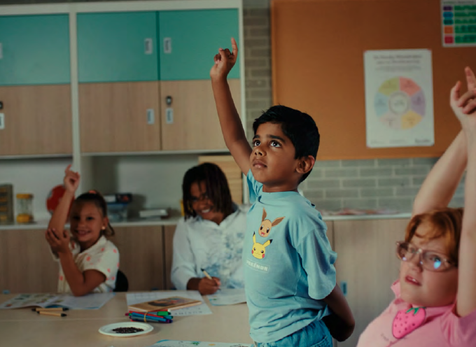 Rise en Vigics brengen burgerschap tot leven in de Fawaka merkfilm