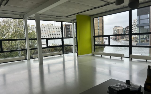 Een nieuw kantoor tijdens Black Friday