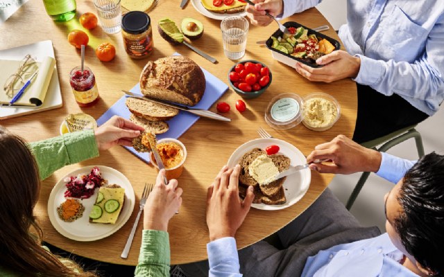 Online supermarkt Crisp neemt bedrijfslunch-aanbieder De Buurtboer over