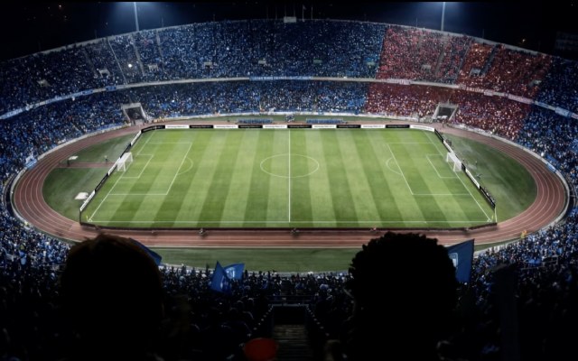 Samsung koppelt 20 jaar tv-leiderschap aan voetbalbeleving met Thierry Henry