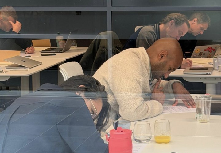 Ainigma opent inschrijvingen Al-Native Leadership Academy